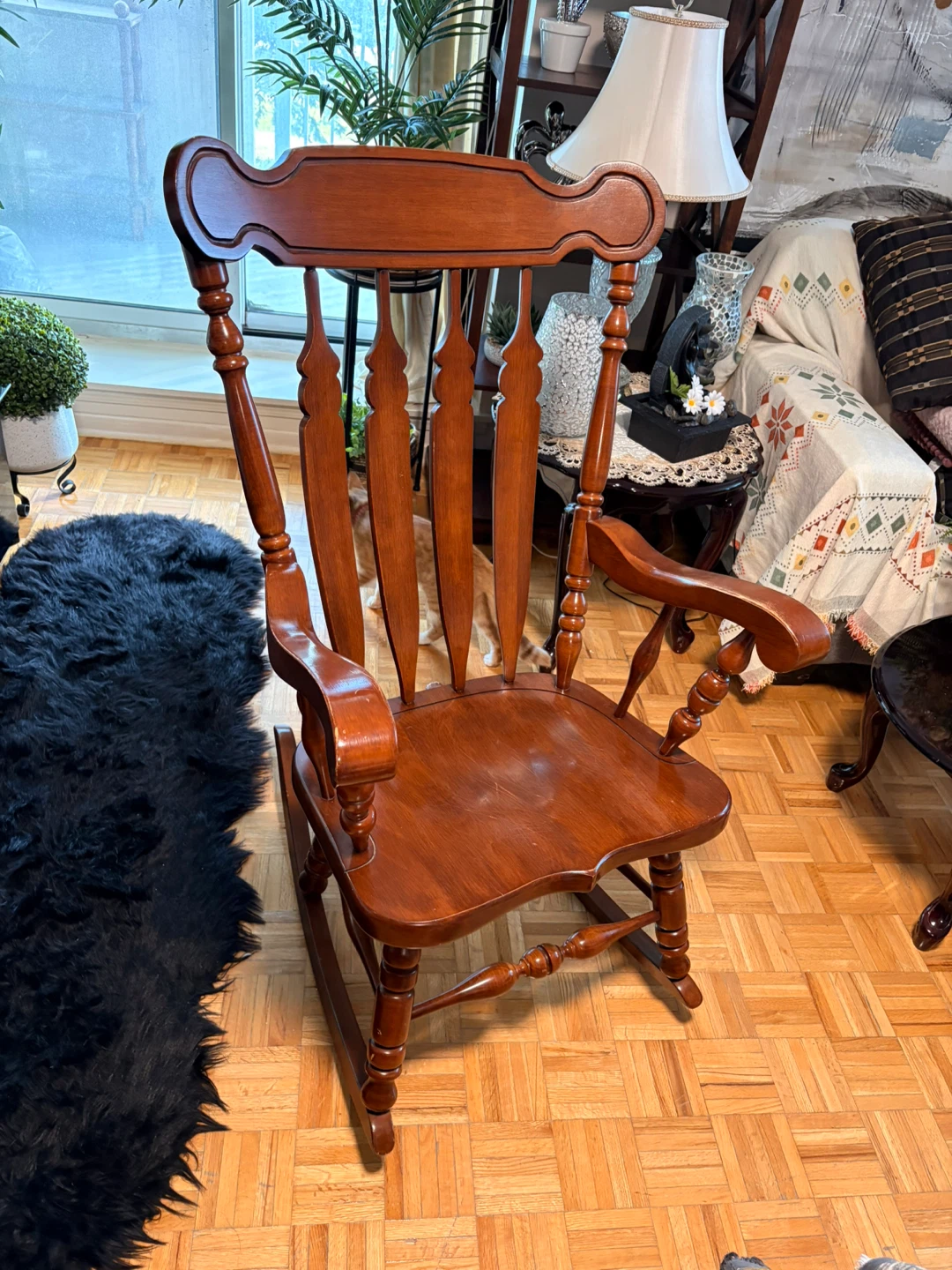 Traditional Wooden Rocking Chair - photo 2