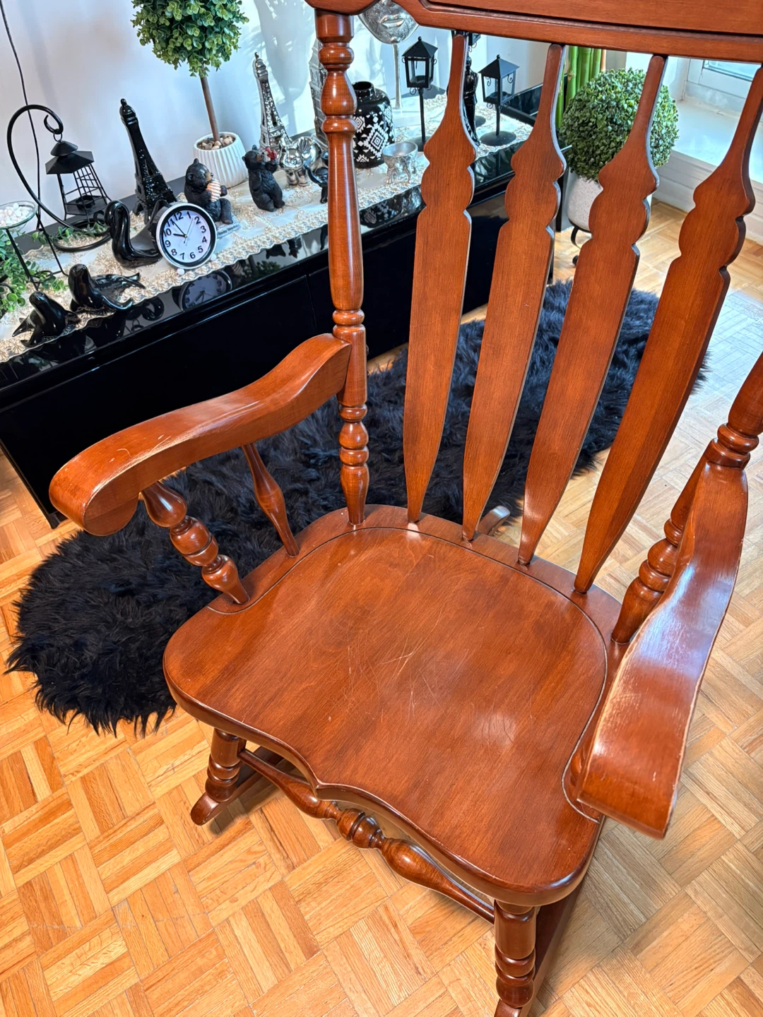 Traditional Wooden Rocking Chair - photo 4
