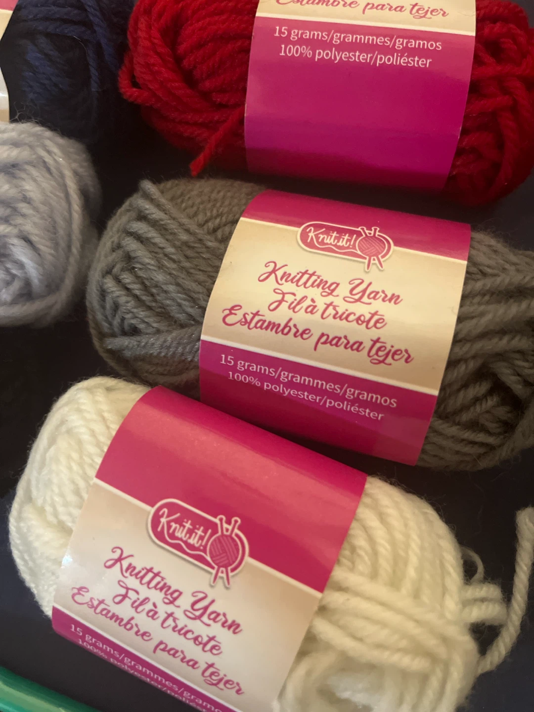 Knit It! Yarn Set and Crochet Hooks - photo 2