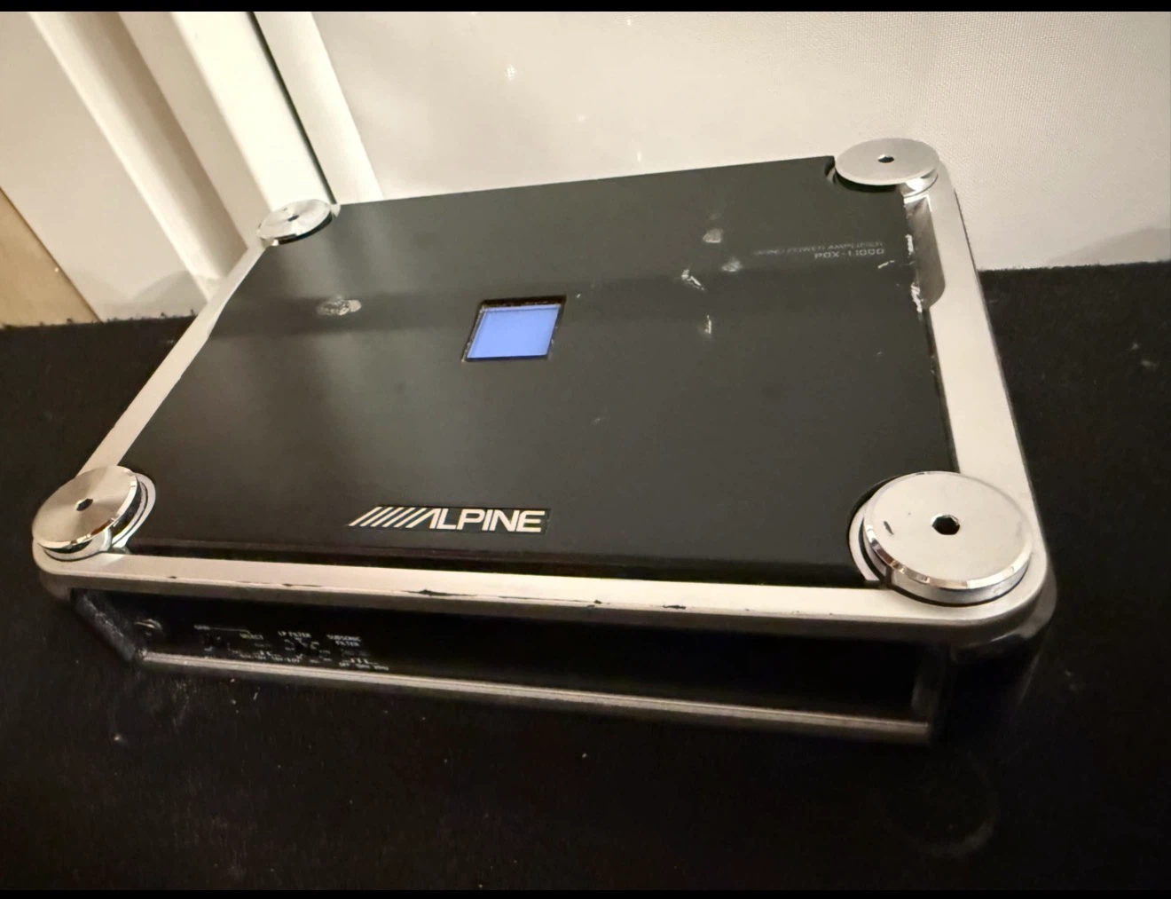 Alpine 1000 watt amp W// Skar 10” 1500 watt Subwoofers - photo 3