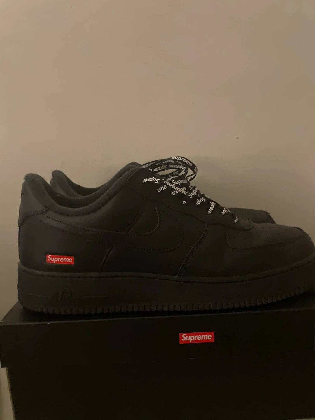 Supreme x Nike Air Force 1 Low Black - photo 2