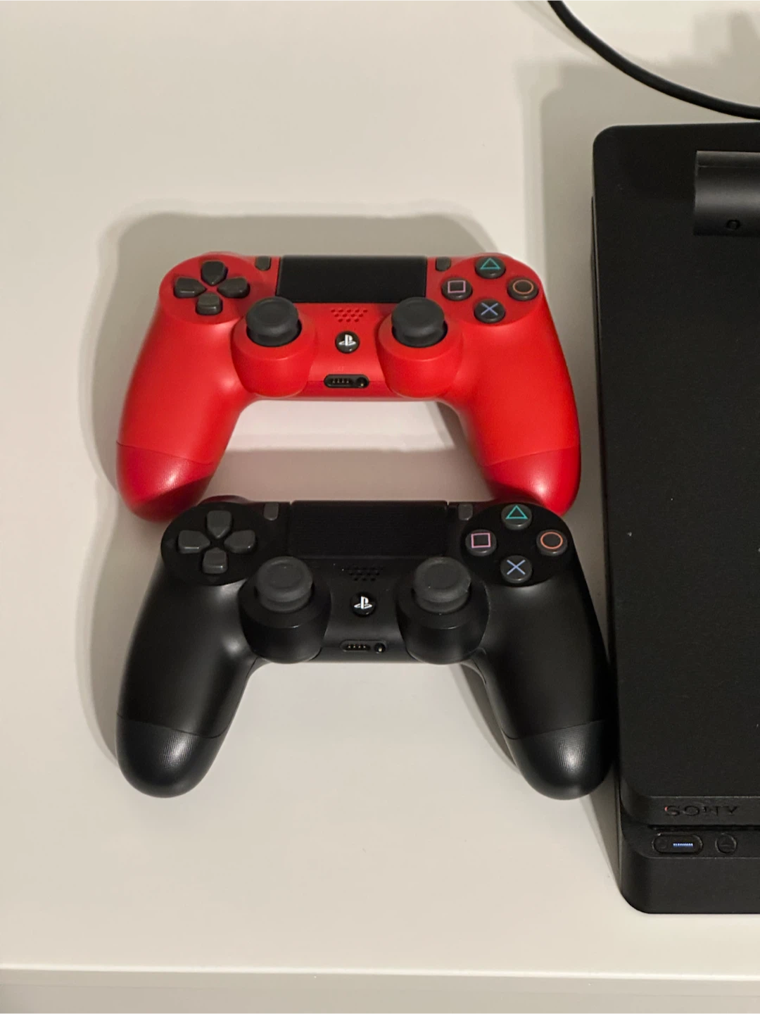 Sony PS4 Slim 500GB Bundle – 2 Controllers, Camera & 7 Games - photo 4