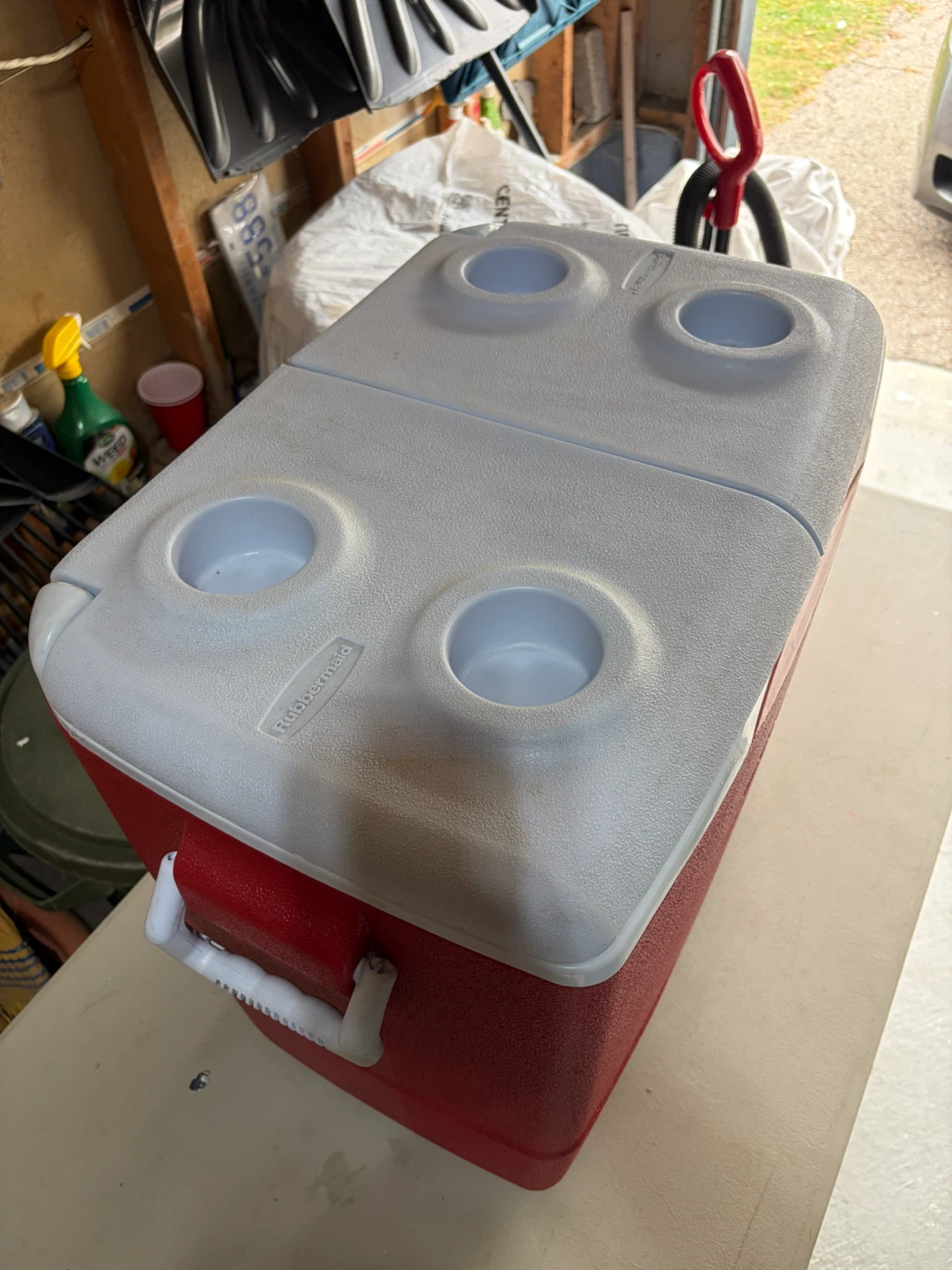 Rubbermaid Large Cooler - photo 3