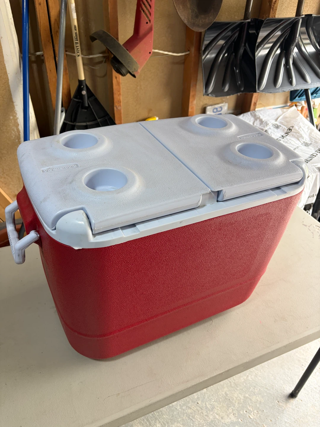 Rubbermaid Large Cooler - photo 4