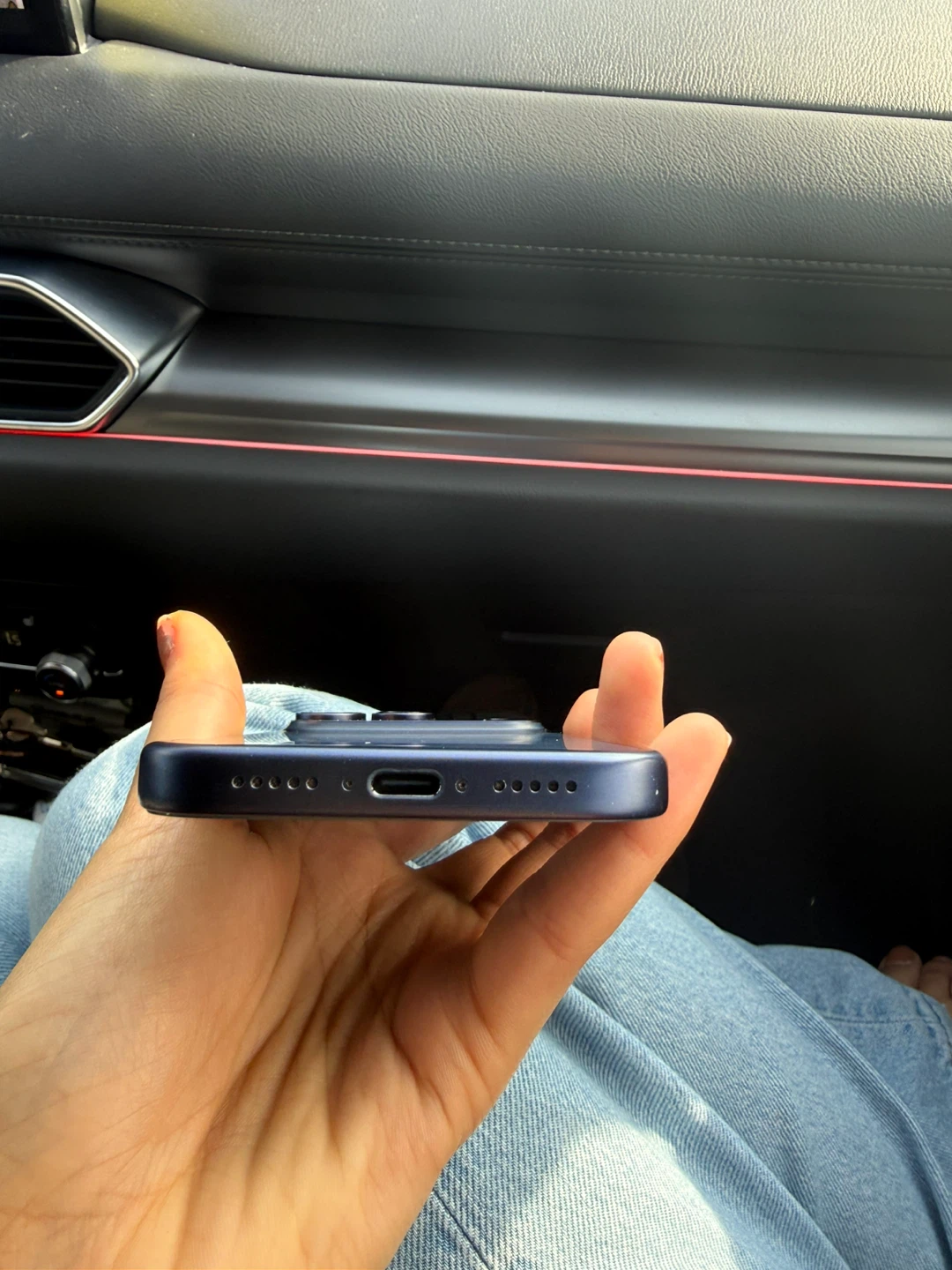 Apple iPhone 17 Pro - photo 4