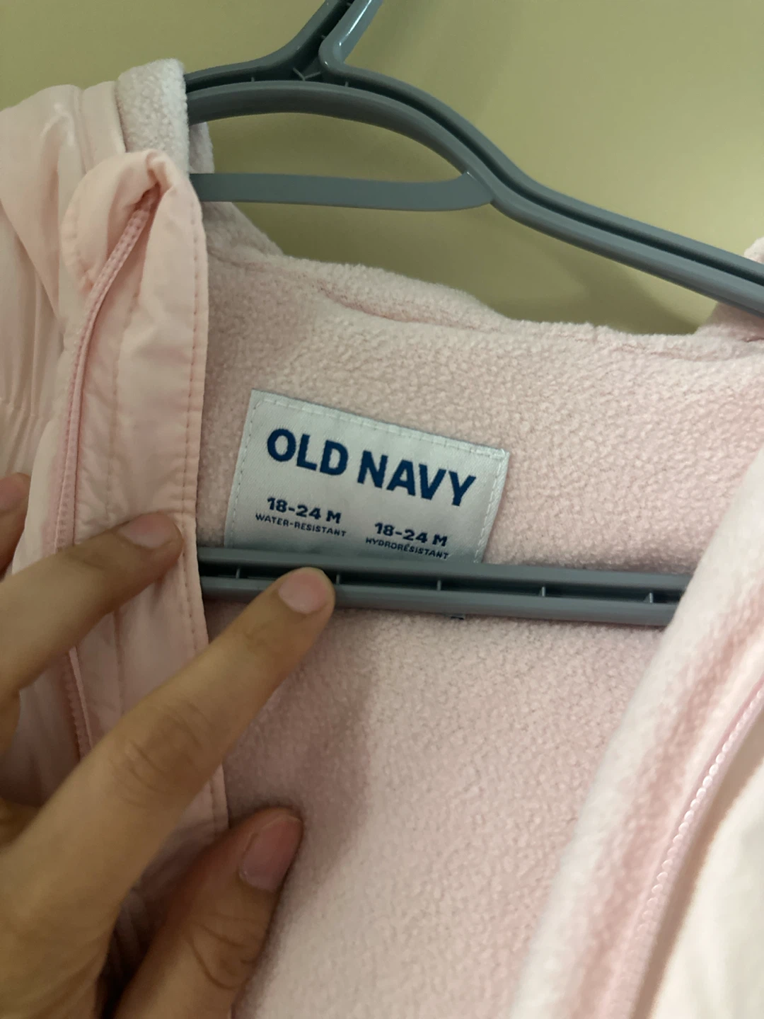 Old Navy pink water-resistant snowsuit - photo 2