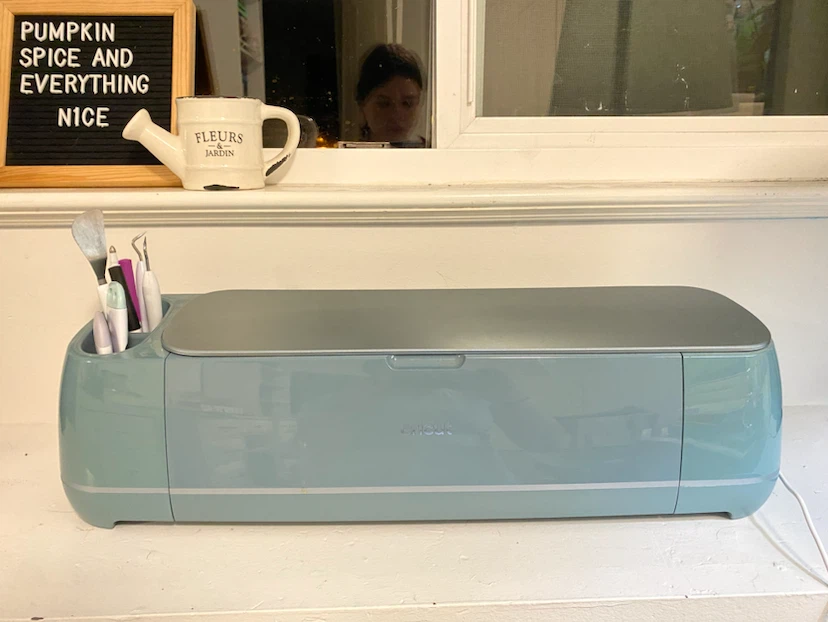 Cricut maker 4 Cutting Machine with Tools and Vinyl