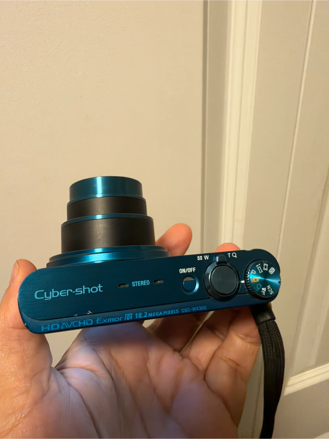 Sony Cyber-shot DSC-WX300 18.2MP WiFi Digital Camera - photo 2