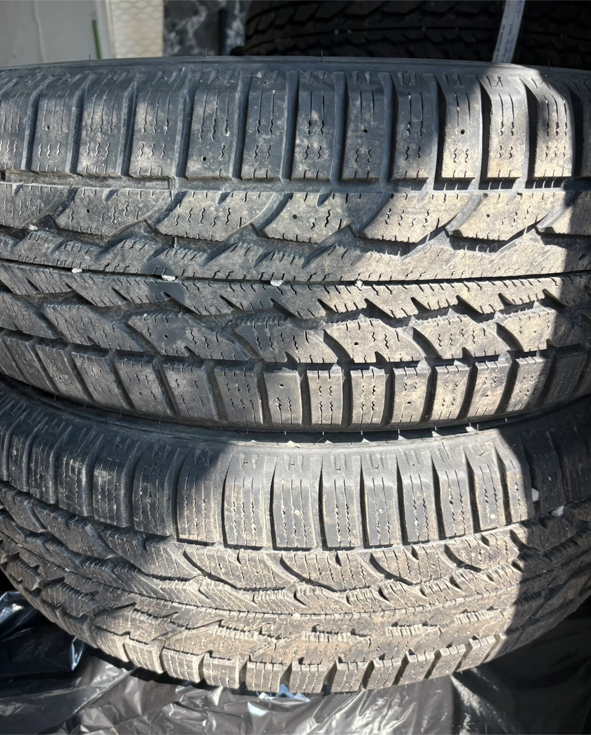Firestone 225/60/18 4 Winter Tires - photo 5