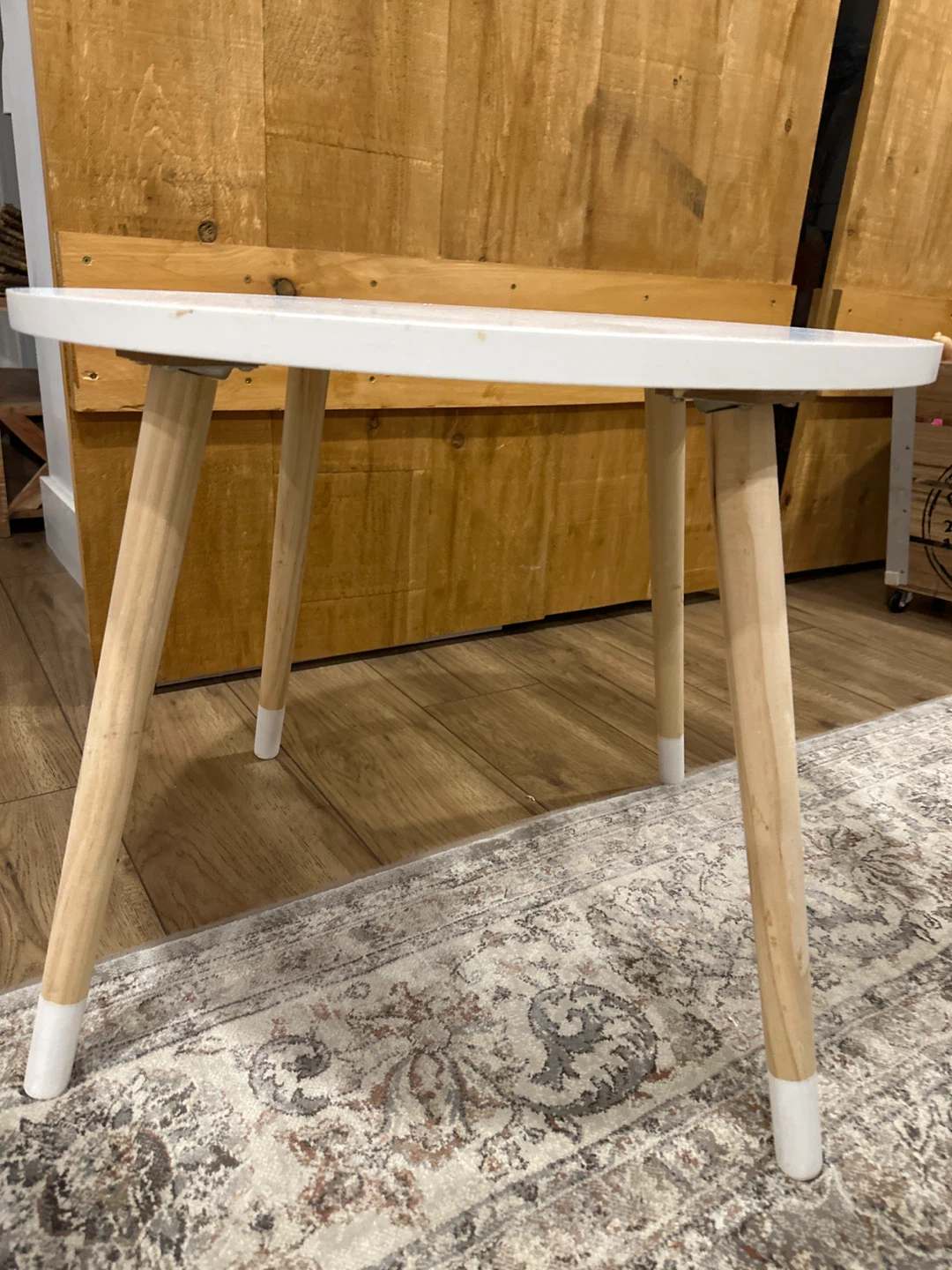 Modern round side table - photo 2