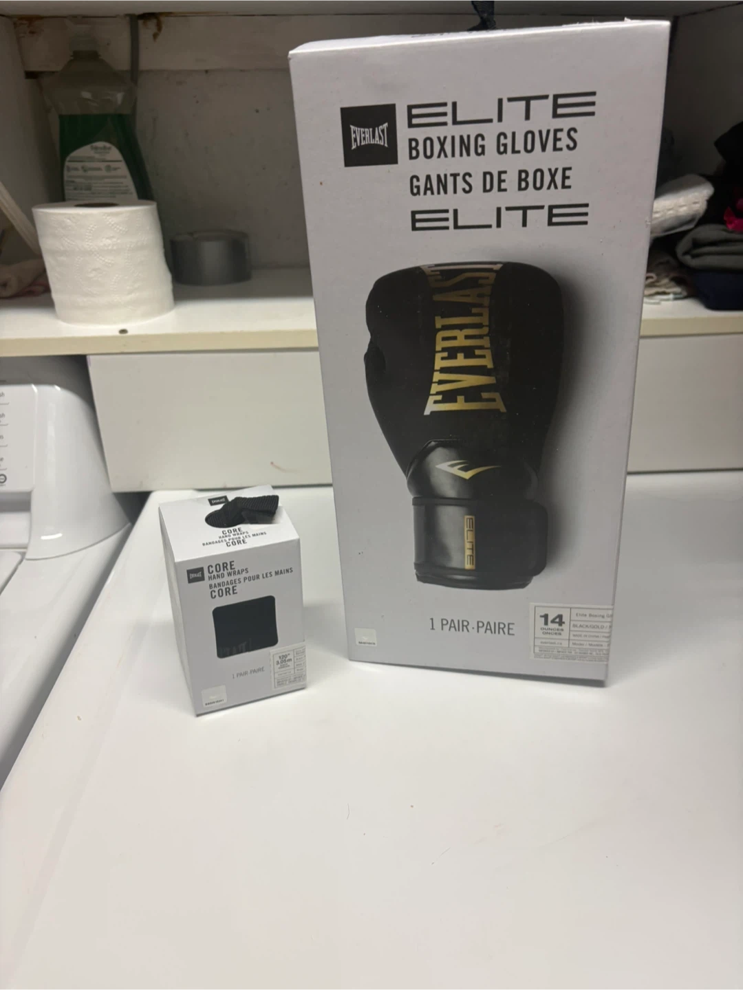 NEW Everlast Boxing Set - 14 oz Elite Gloves + Core Hand Wraps