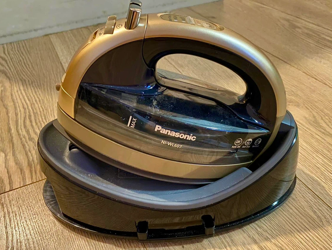 Panasonic NI-WL607 Cordless Steam Iron