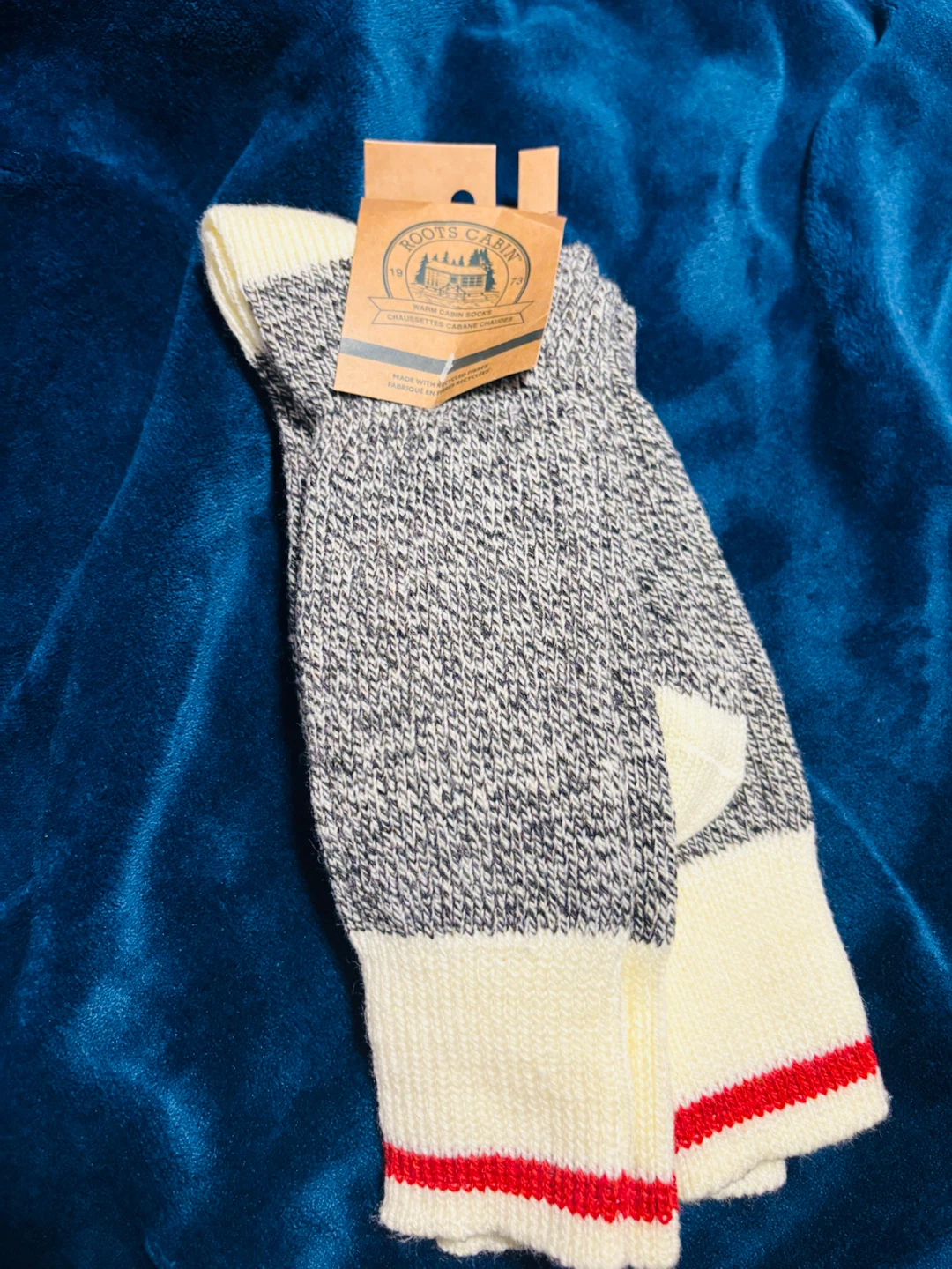 Roots Cabin Collection Hat and Gloves Set - photo 3