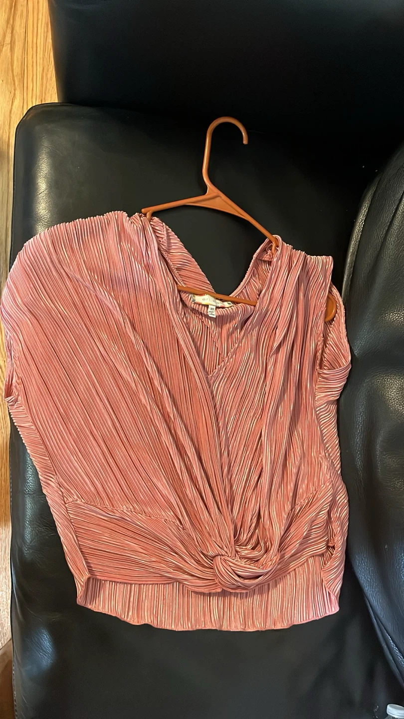 Eri + Ali Pink Pleated Twist Front Top