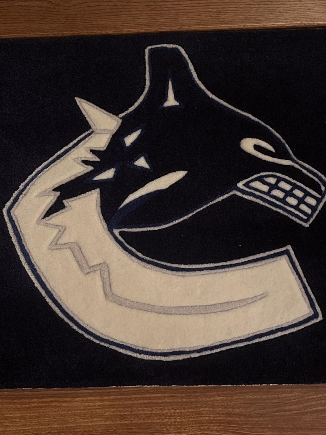 🎁 BRAND NEW Vancouver Canucks Logo Rug (21” x 32.5”) – - photo 2