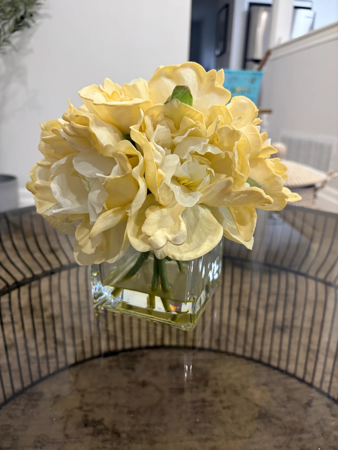 Faux flowers vase decor