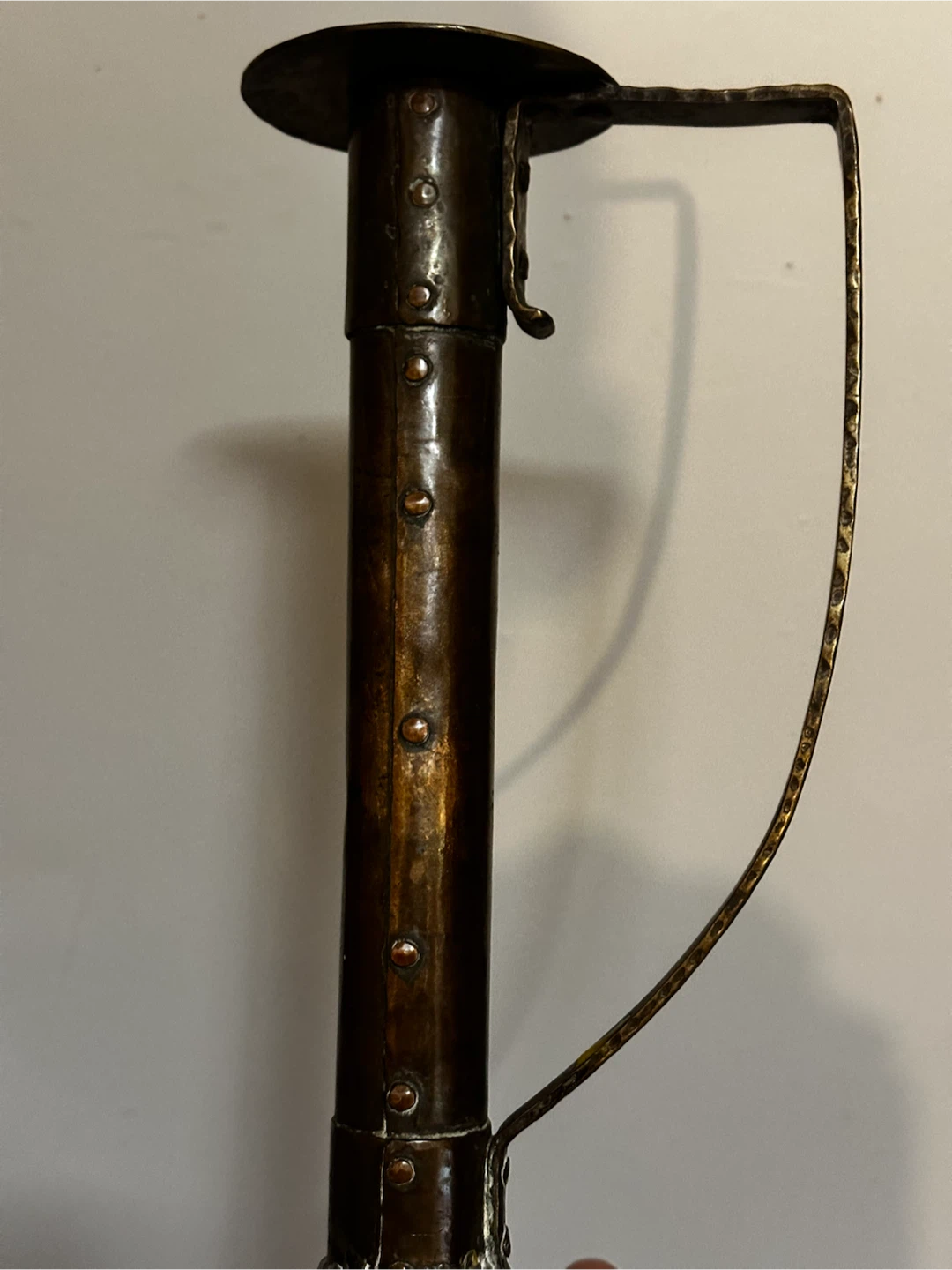 Antique 1902 Arts & Crafts Hammered Copper Candlestick - photo 2