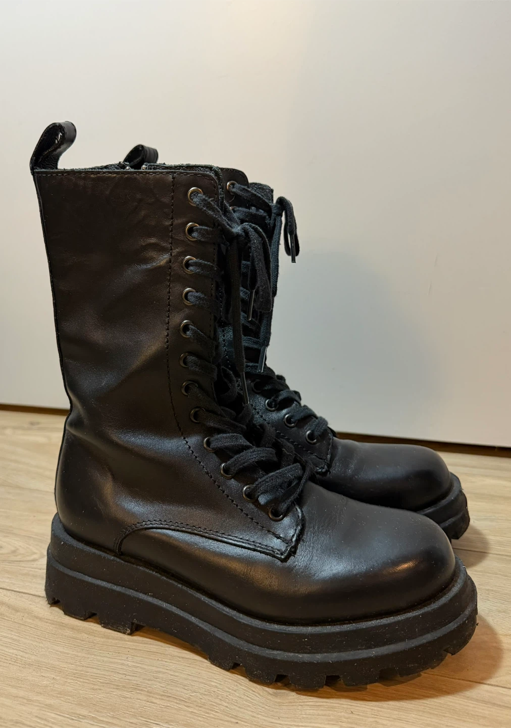 Steve Madden Lace-Up Boots - photo 2