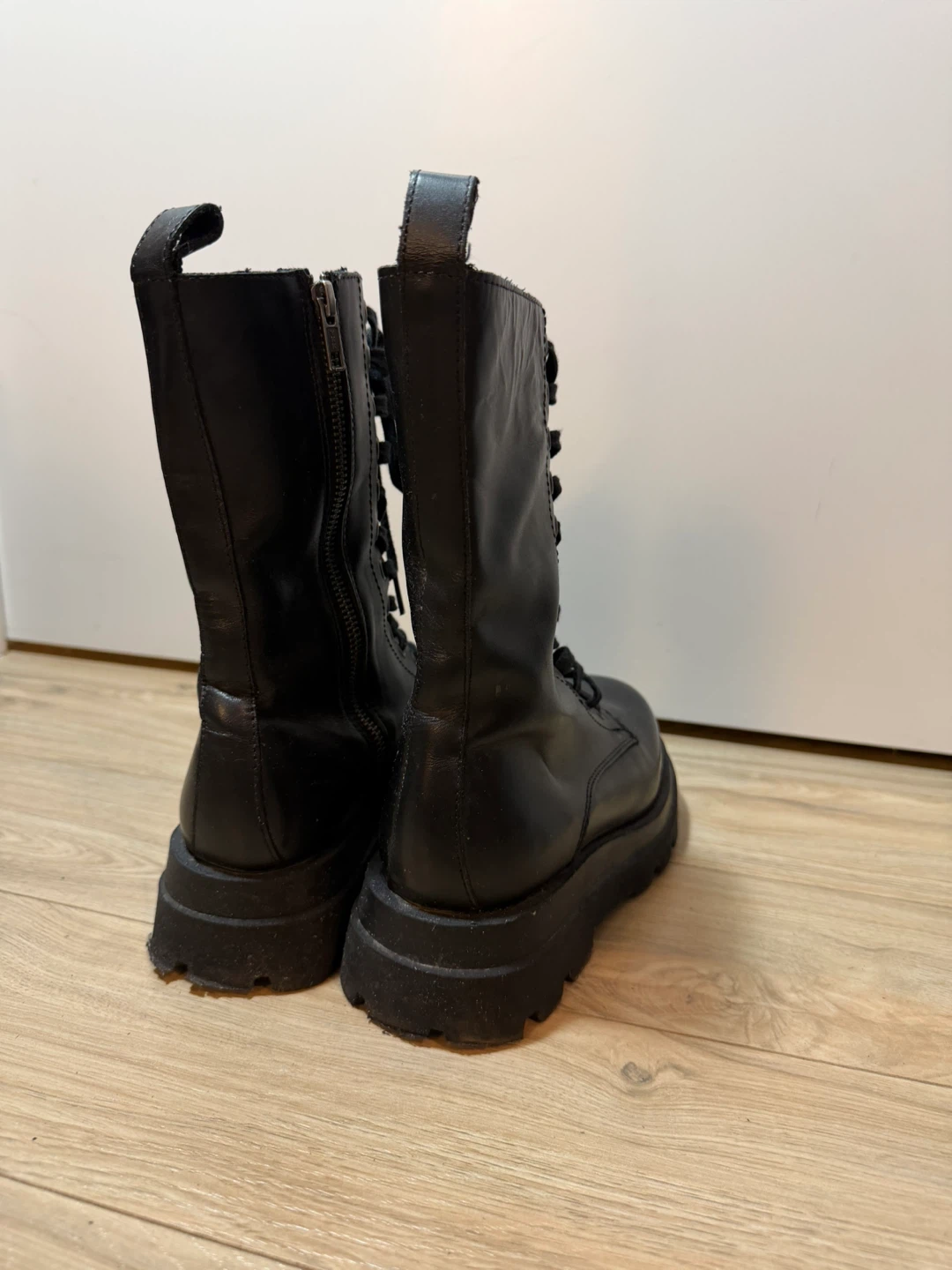 Steve Madden Lace-Up Boots - photo 3