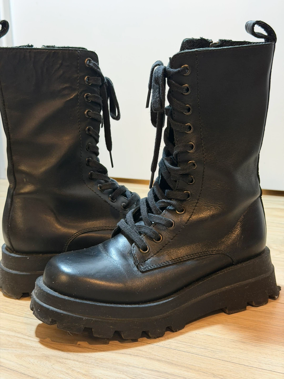 Steve Madden Lace-Up Boots - photo 4