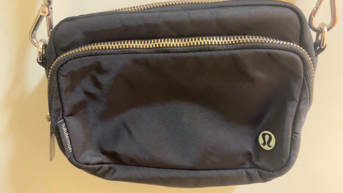 Lululemon Crossbody in black - photo 3