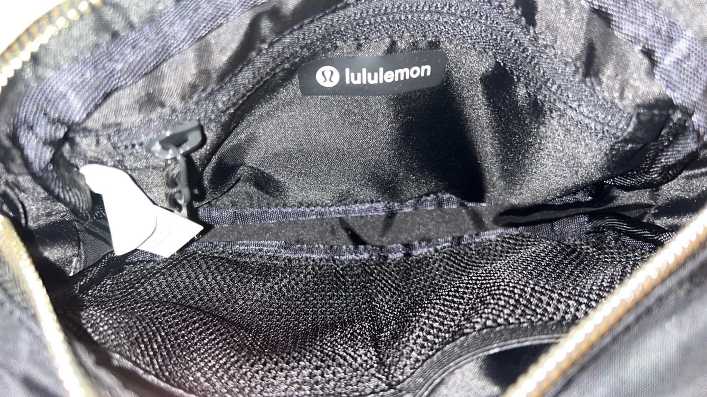 Lululemon Crossbody in black - photo 4