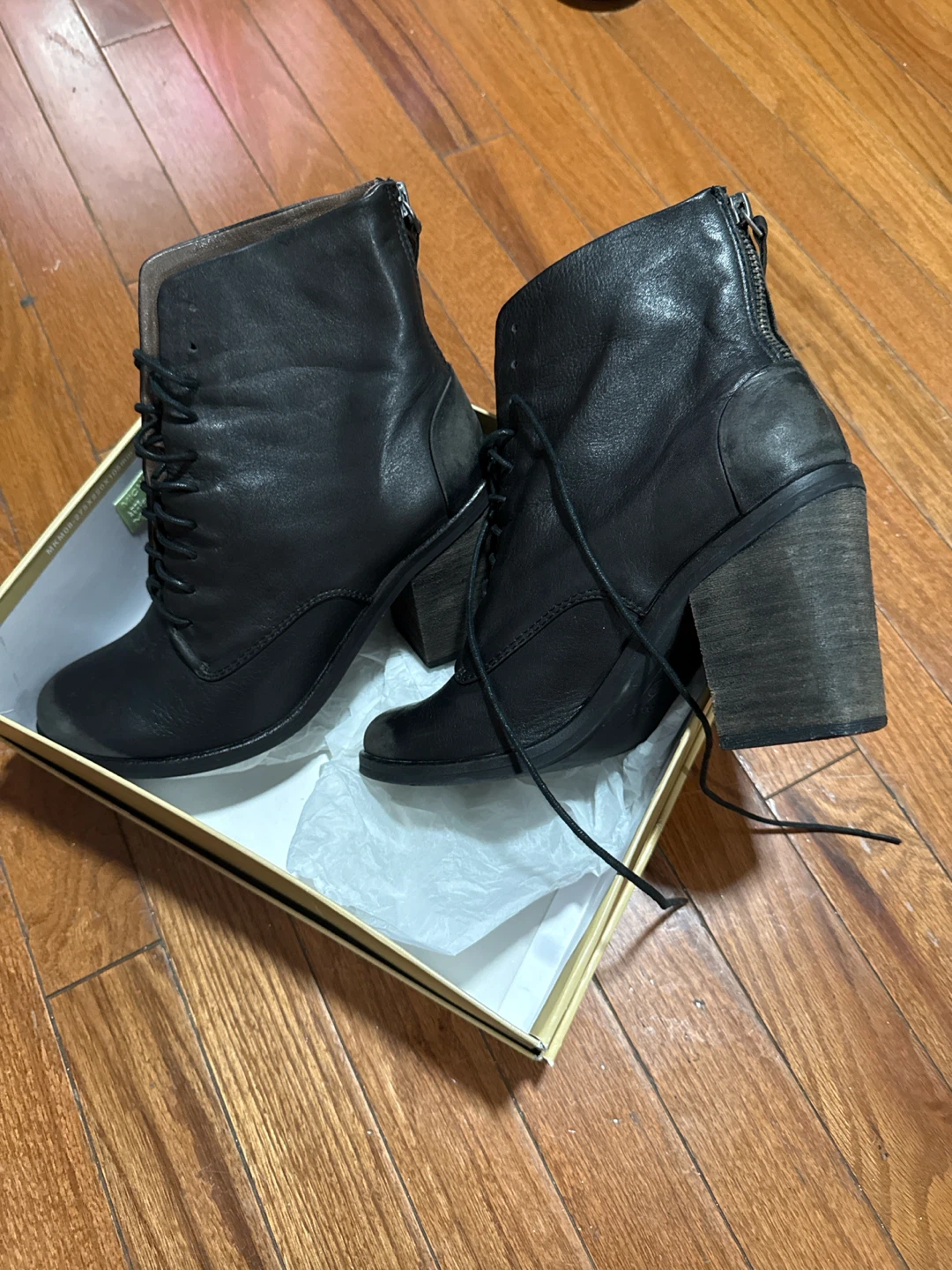 Nació 61 size 7 gunmetal leather distressed women’s boot