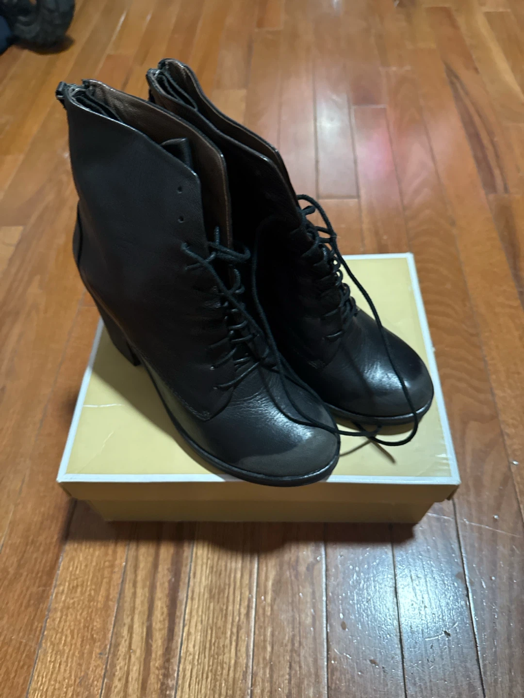 Nació 61 size 7 gunmetal leather distressed women’s boot - photo 2