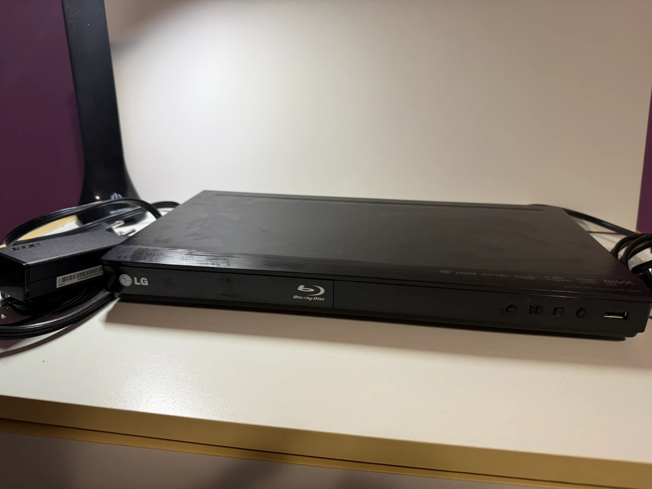 LG Blu-ray Disc / DVD Player BD620