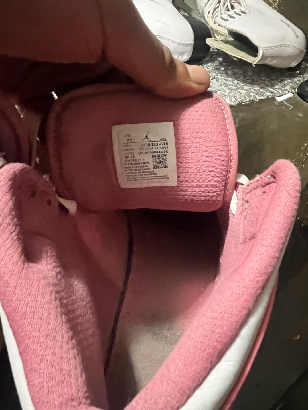 Jordan 1 Mid Pink White Youth Size 7Y - photo 5