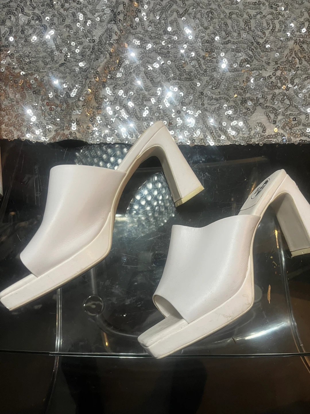 B2 White Heeled Mules size 8.5 - photo 4