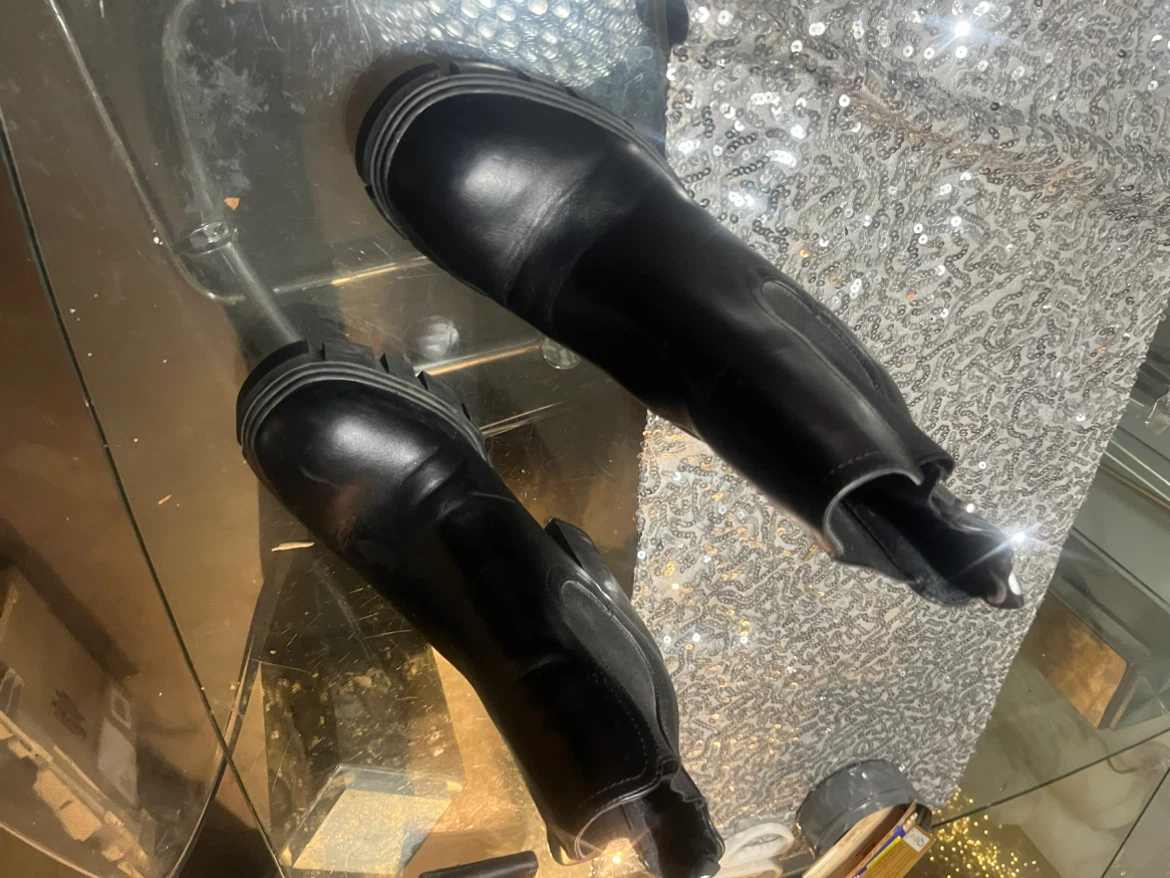 Guess Black Heeled Ankle Boots size 8 - photo 2
