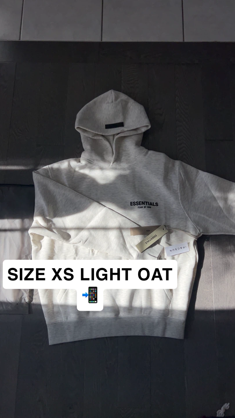 Light oat essential hoodie
