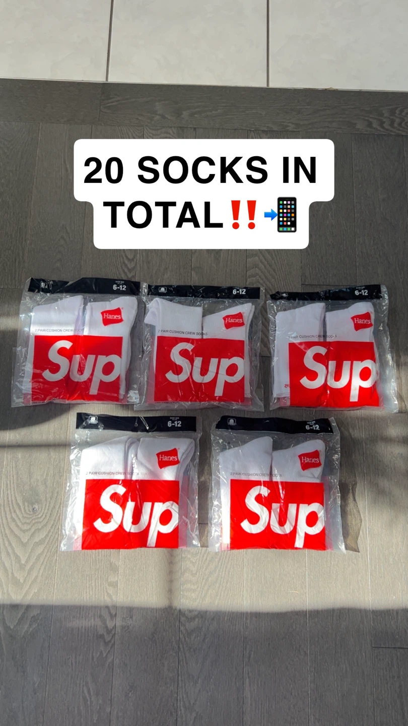 Supreme socks