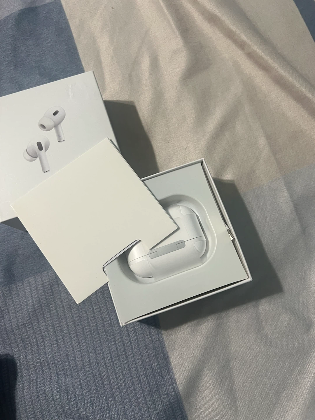 Apple AirPods Pro (2nd Generation) - photo 2