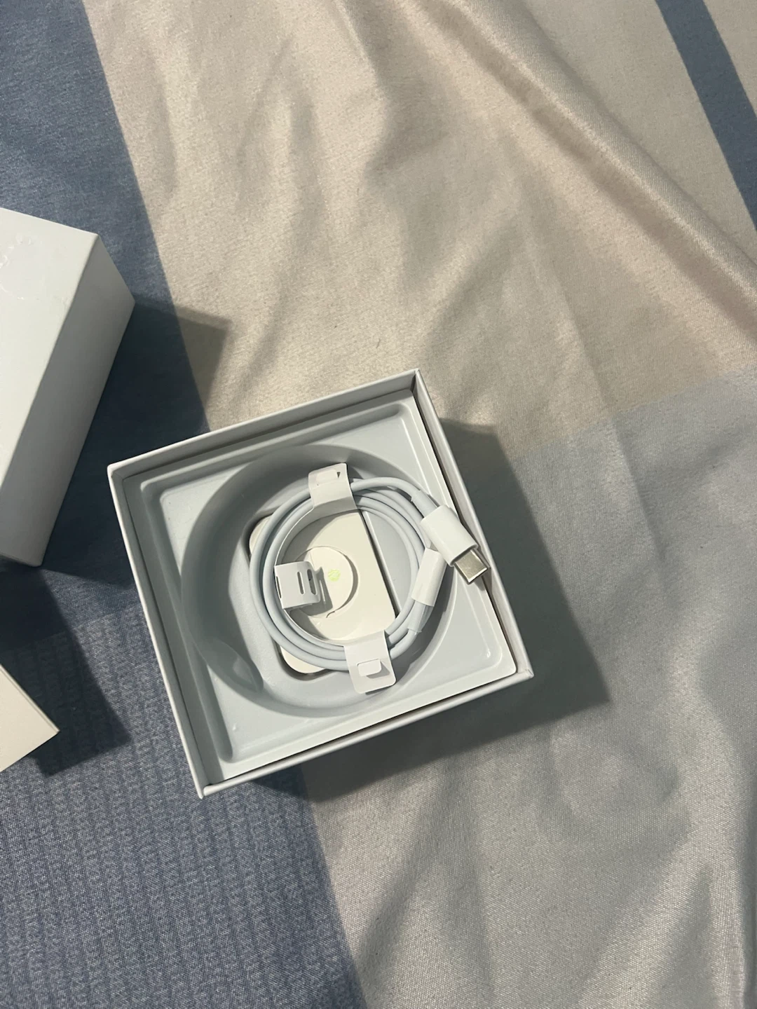 Apple AirPods Pro (2nd Generation) - photo 3
