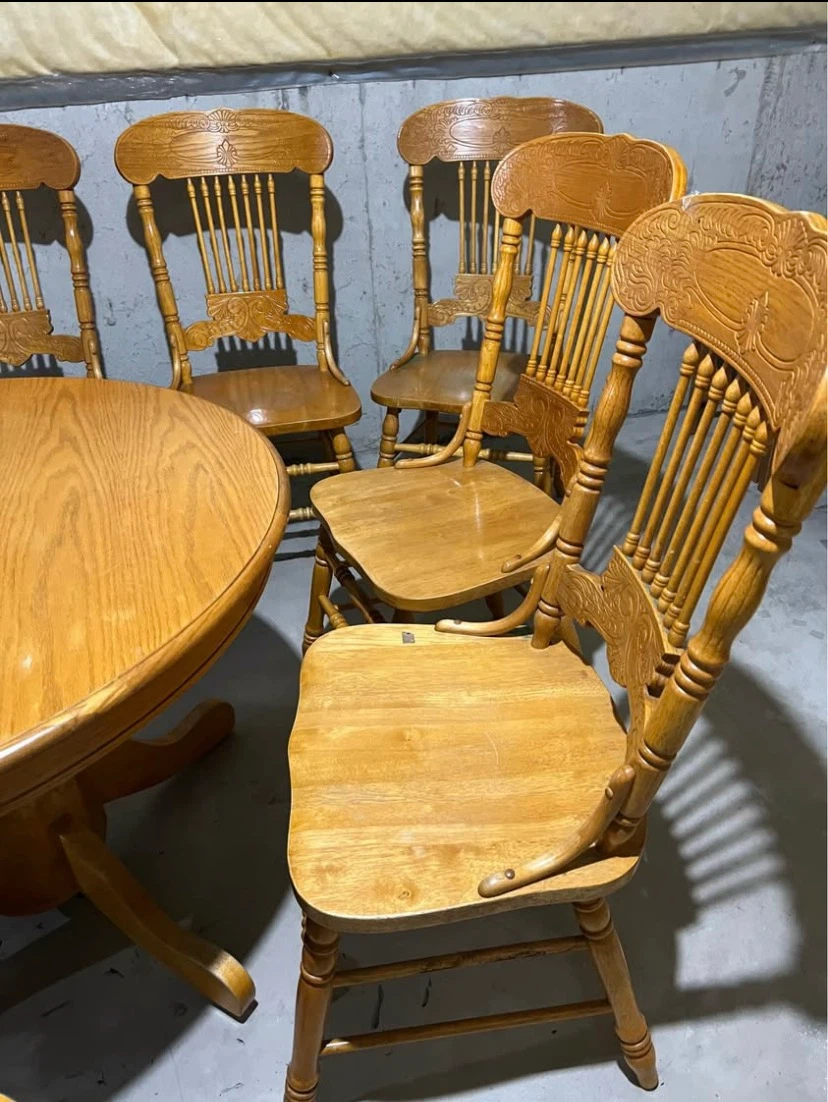 Oak dining table with 6 chairs