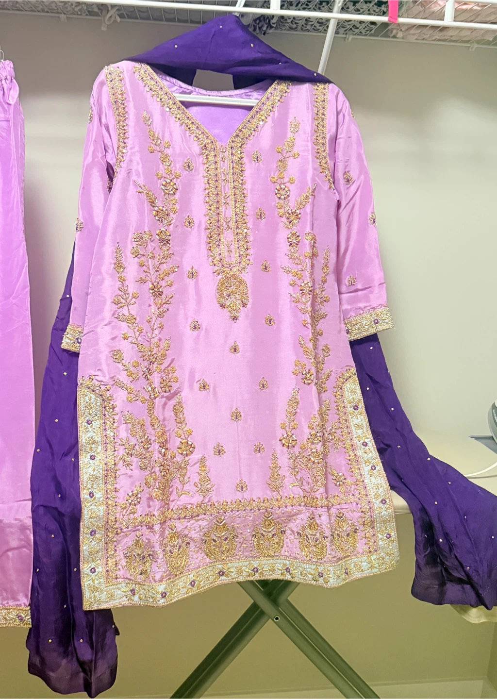 Lilac and Purple Traditional  Pakistan pure adda work Suit Set - photo 2