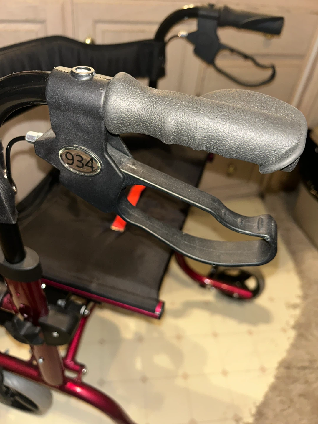 Handilite Xpress Rolling Walker - photo 3