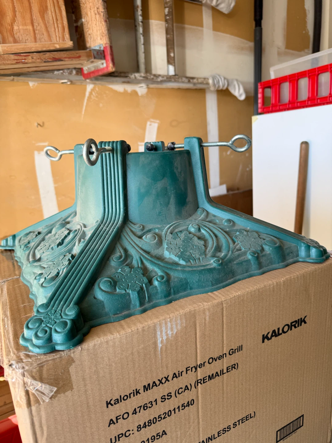 Green Christmas Tree Stand