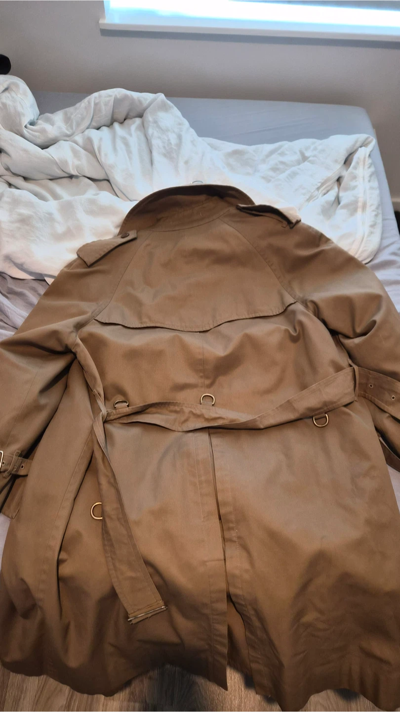 Vintage Burberrys Trench Coat - photo 2
