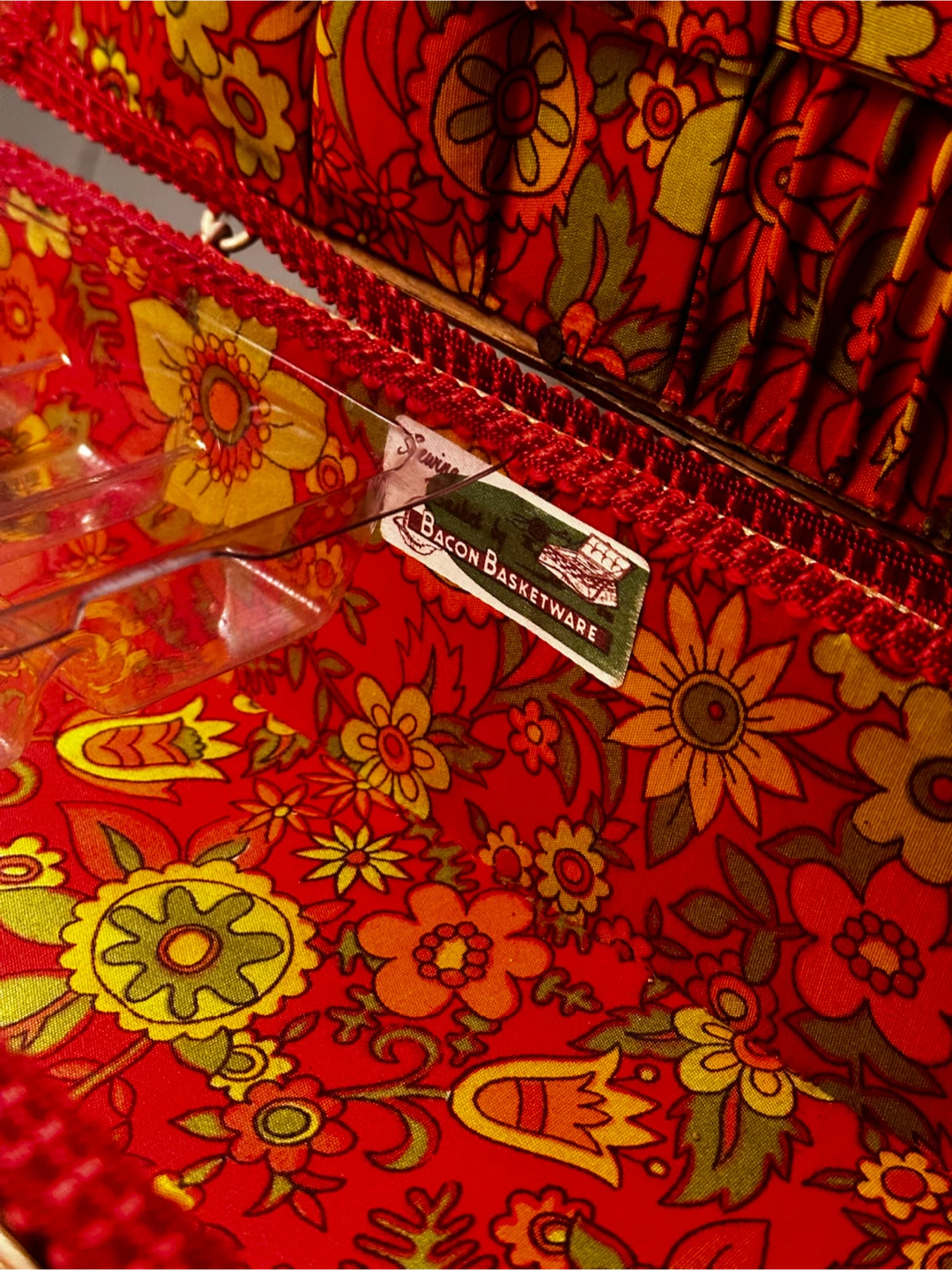 Vintage Czechoslovakian Sewing Box - photo 2