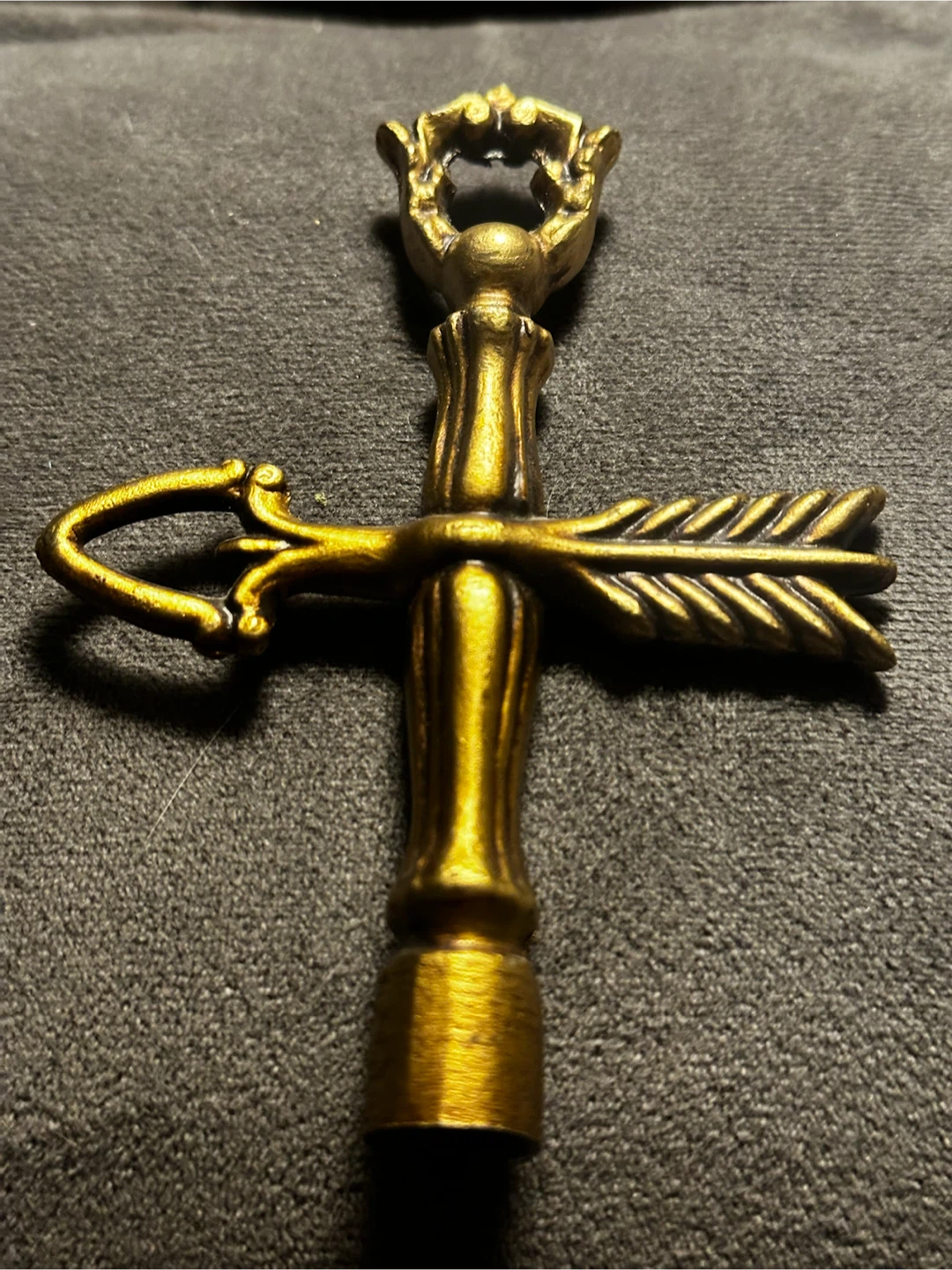 Vintage brass arrow lamp finial