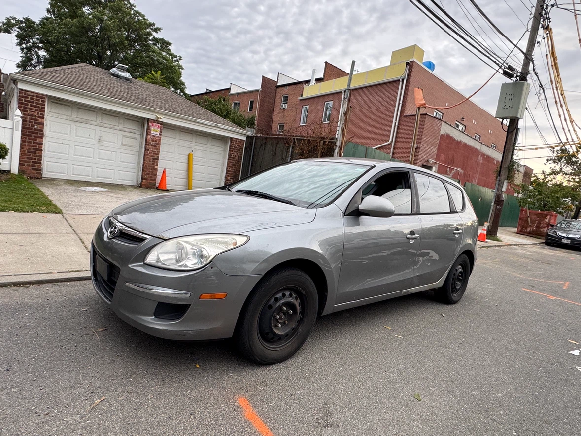 2012 Hyundai Elantra GT Spott