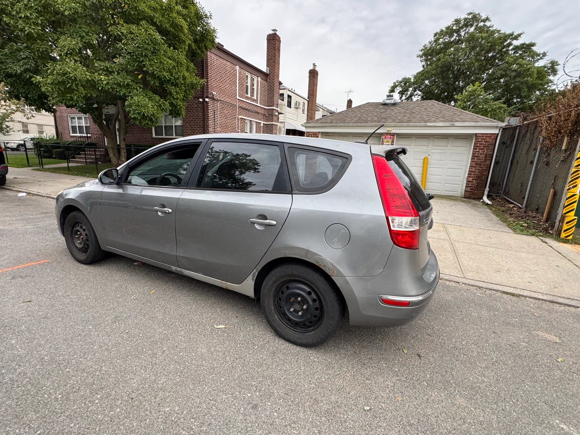 2012 Hyundai Elantra GT Spott - photo 5
