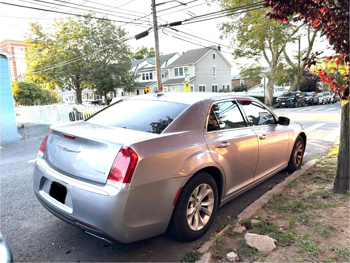 2016 Chrysler 300 - photo 3