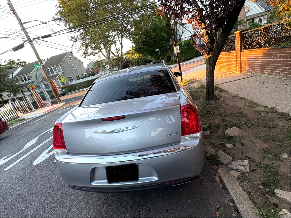 2016 Chrysler 300 - photo 4