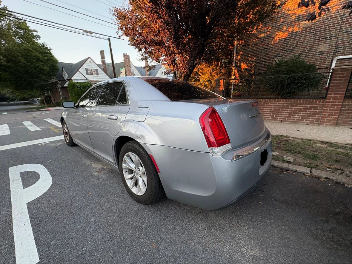2016 Chrysler 300 - photo 5