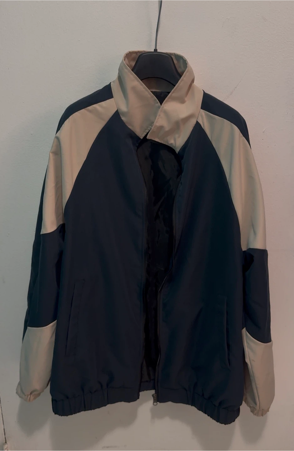 Unbranded Colour Block Jacket – Size L – like New – $15