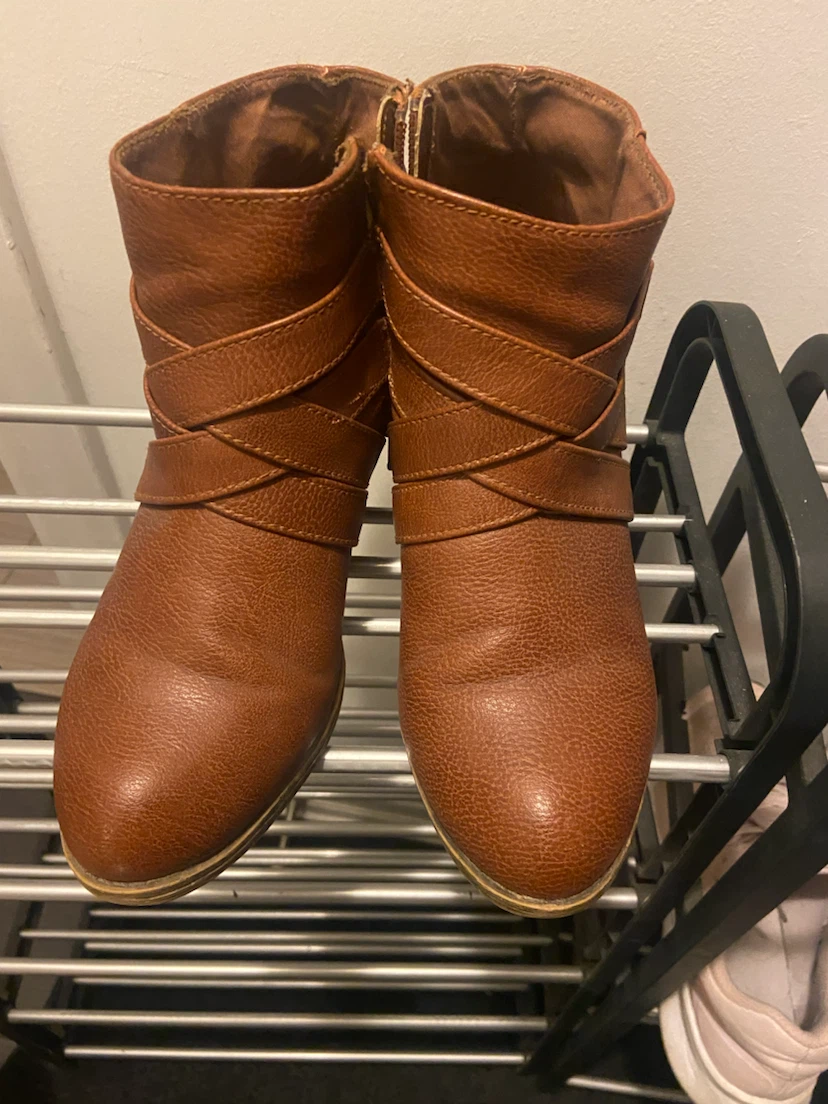 American Eagle Brown Ankle Boots Size 7.5